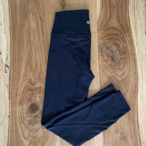 Lululemon leggings (sz 2) - Picture 2 of 4